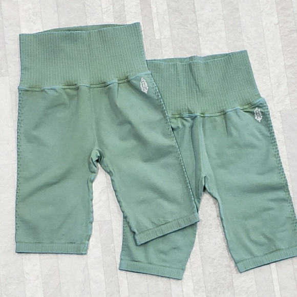 🛍FREE PEOPLE GOOD KARMA BIKER SHORTS - Picture 2 of 4